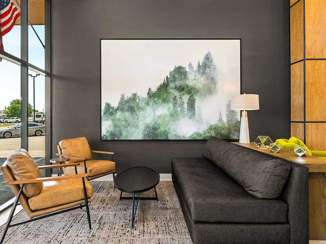 雷丁牛津套房酒店