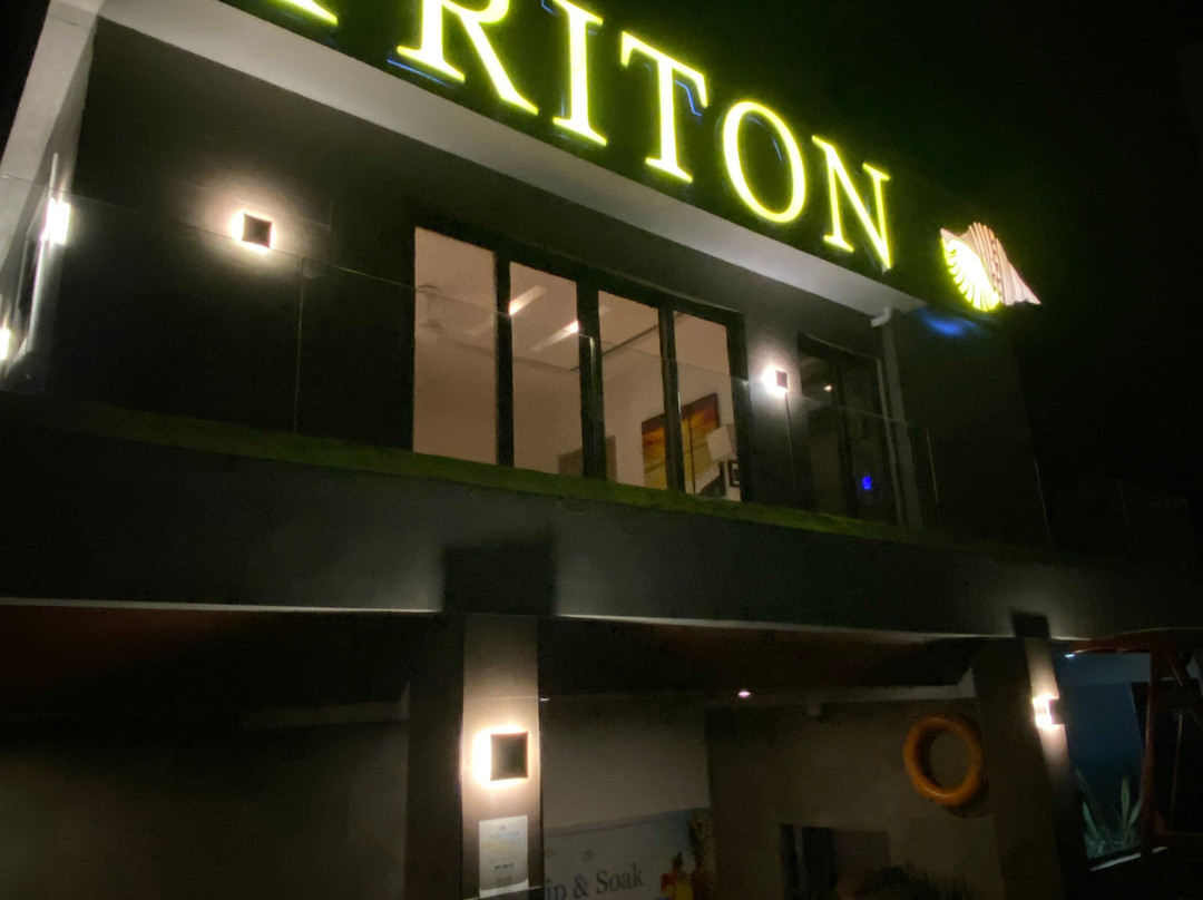 Triton Prestige Seaview and Spa主图