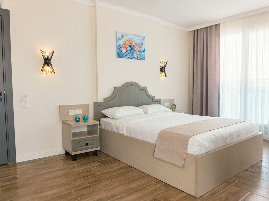 Koi Hotel & Beach