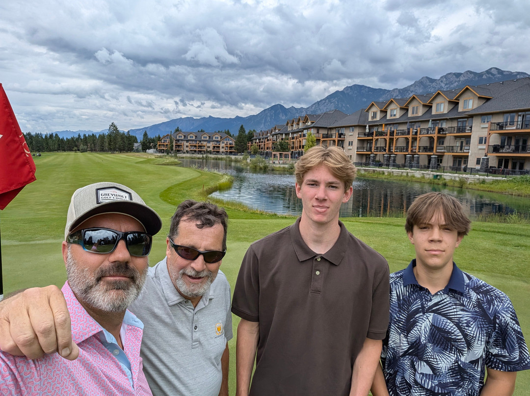 The Springs Course And Elevation Dining Restaurant-Radium Hot Springs必去景点