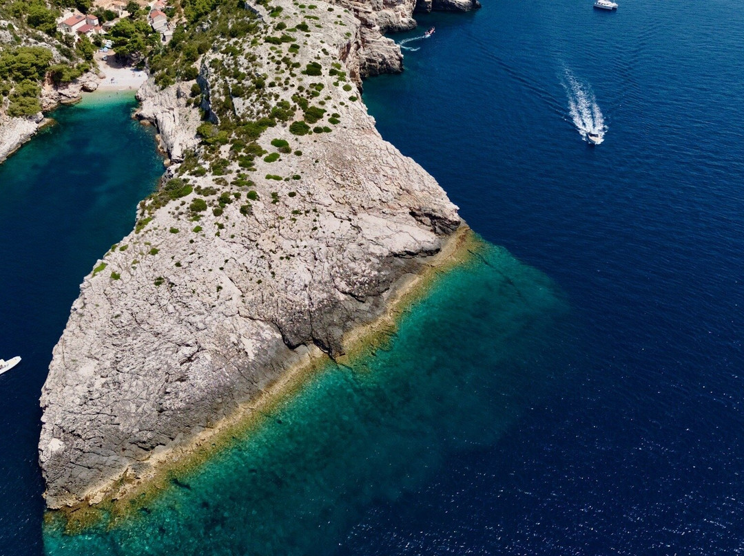 Kaukal-Komiza必去景点