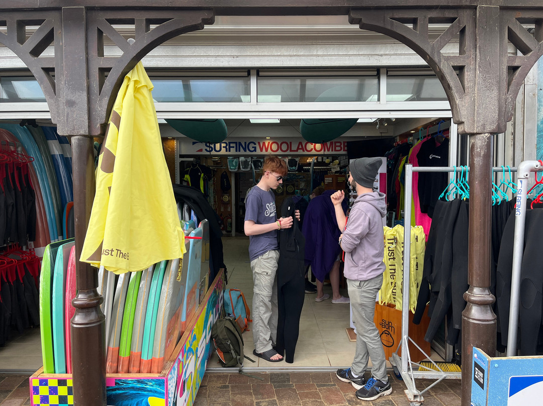 Surfing Woolacombe-伍拉科姆必去景点