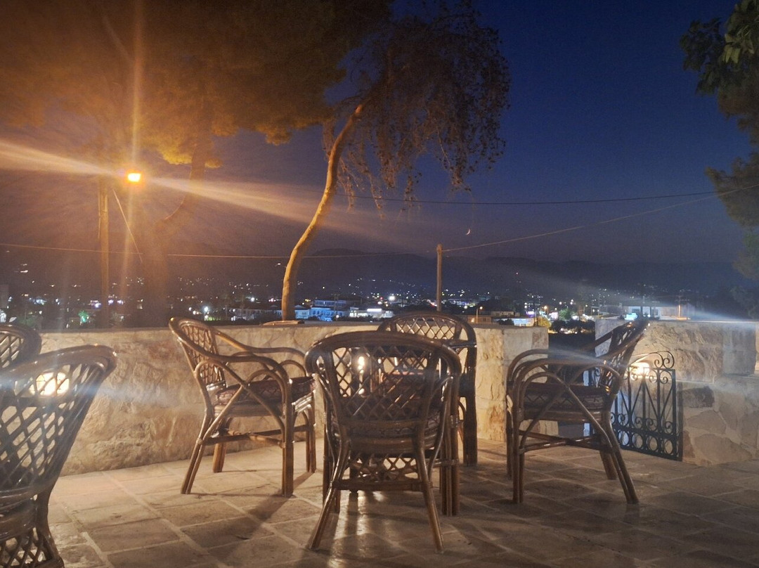 Cave Bar-卡拉马其必去景点