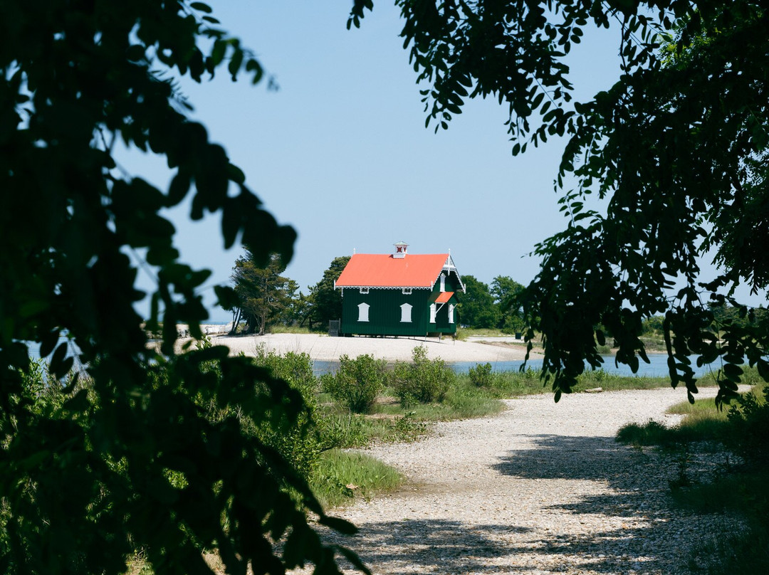 Three Village Inn主图