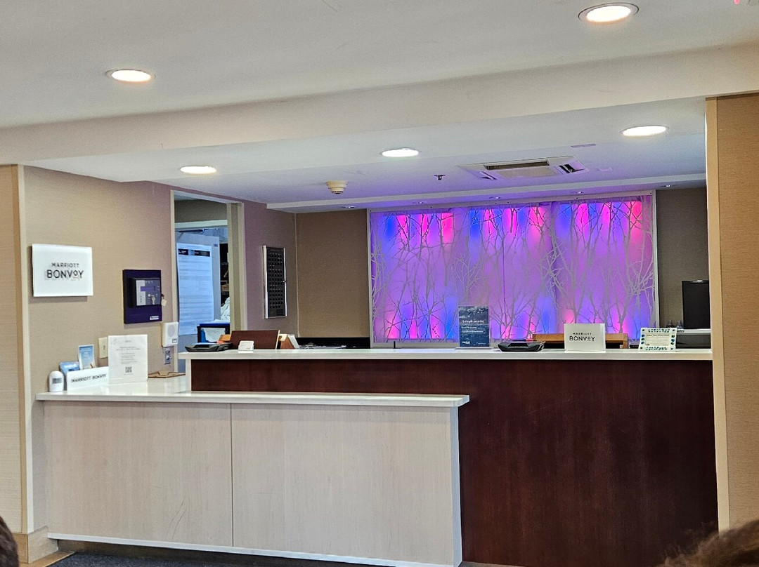 科宁河畔费尔菲尔德客栈主图