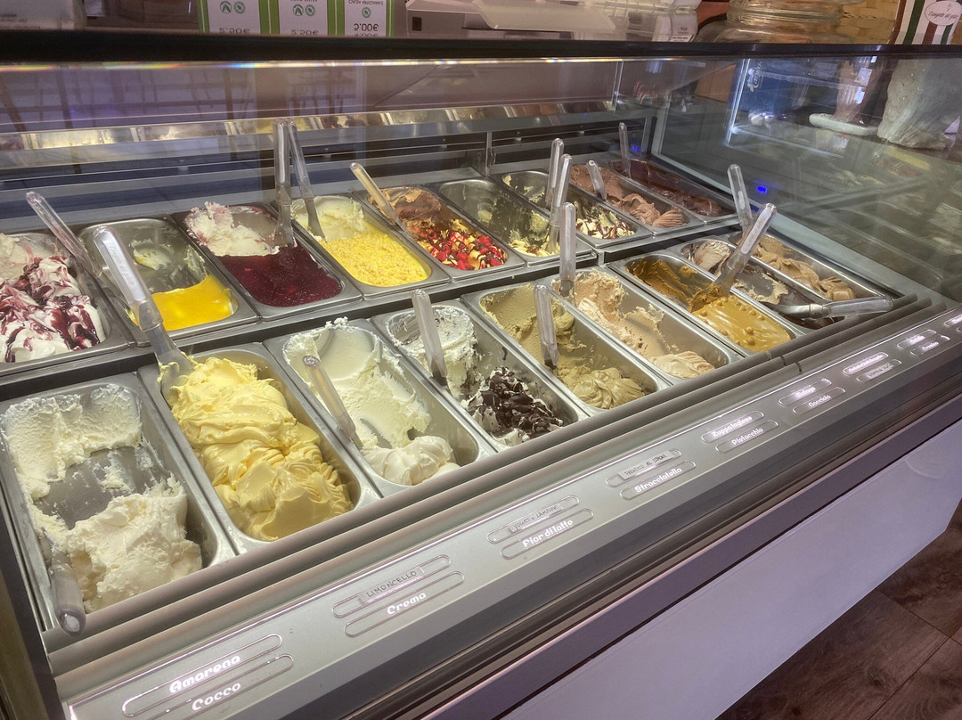 Larciano餐馆和美食-L'angolo del gelato