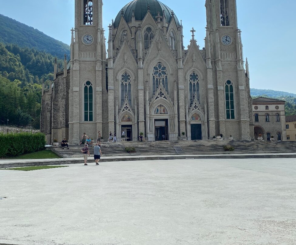 Chiesa di Santa Maria Assunta-Carpinone必去景点