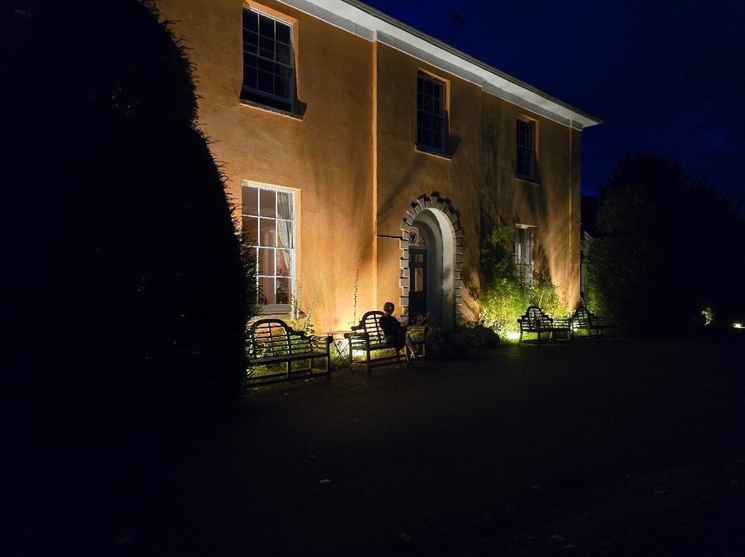 兰加尔庄园酒店主图