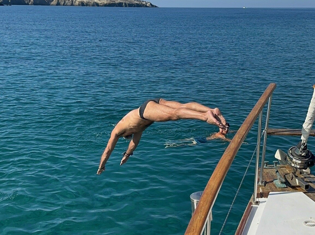 Katerina Sailing-Adamas必去景点