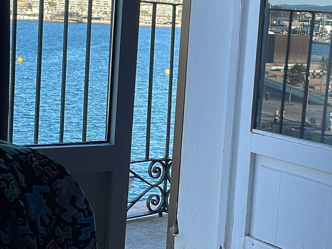 Ryans La Marina主图