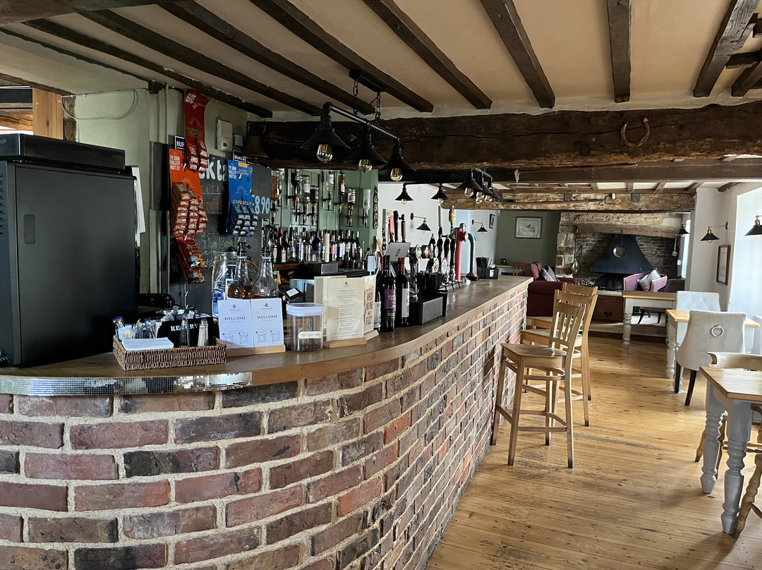 The Old Pheasant Hotel & Pub主图
