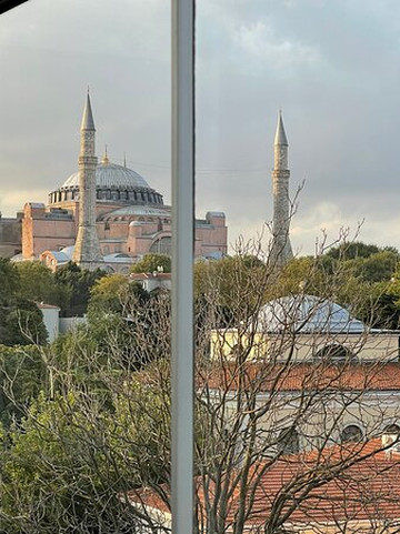 苏塔尼亚酒店主图