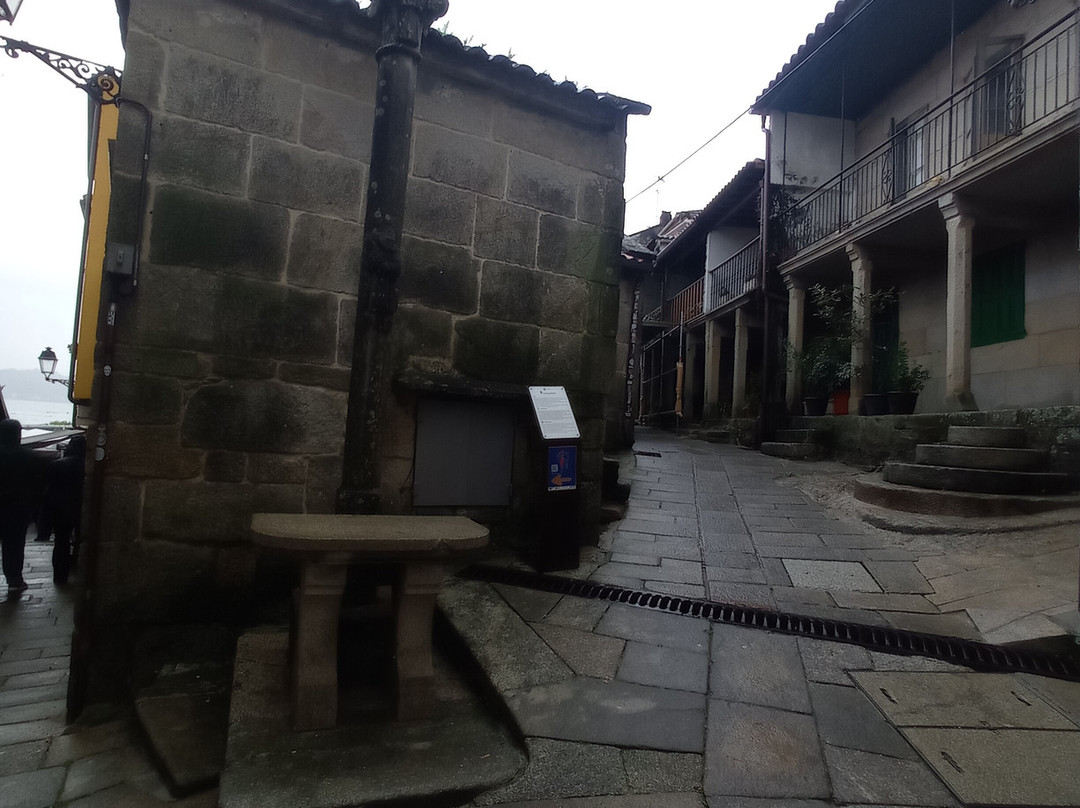 Plaza da Fonte-Combarro必去景点