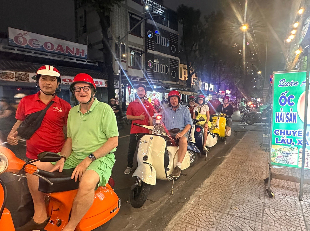 Vespa Rouge-胡志明市必去景点