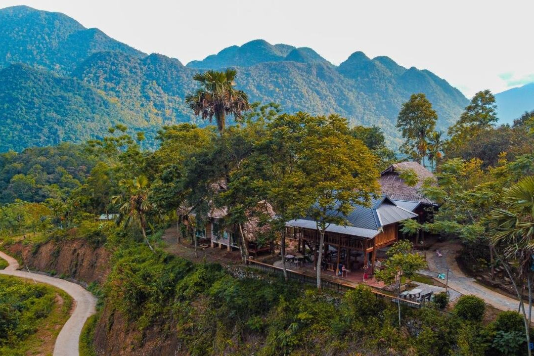 普罗隆河滨旅馆