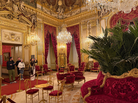 Broaden Horizons-巴黎必去景点