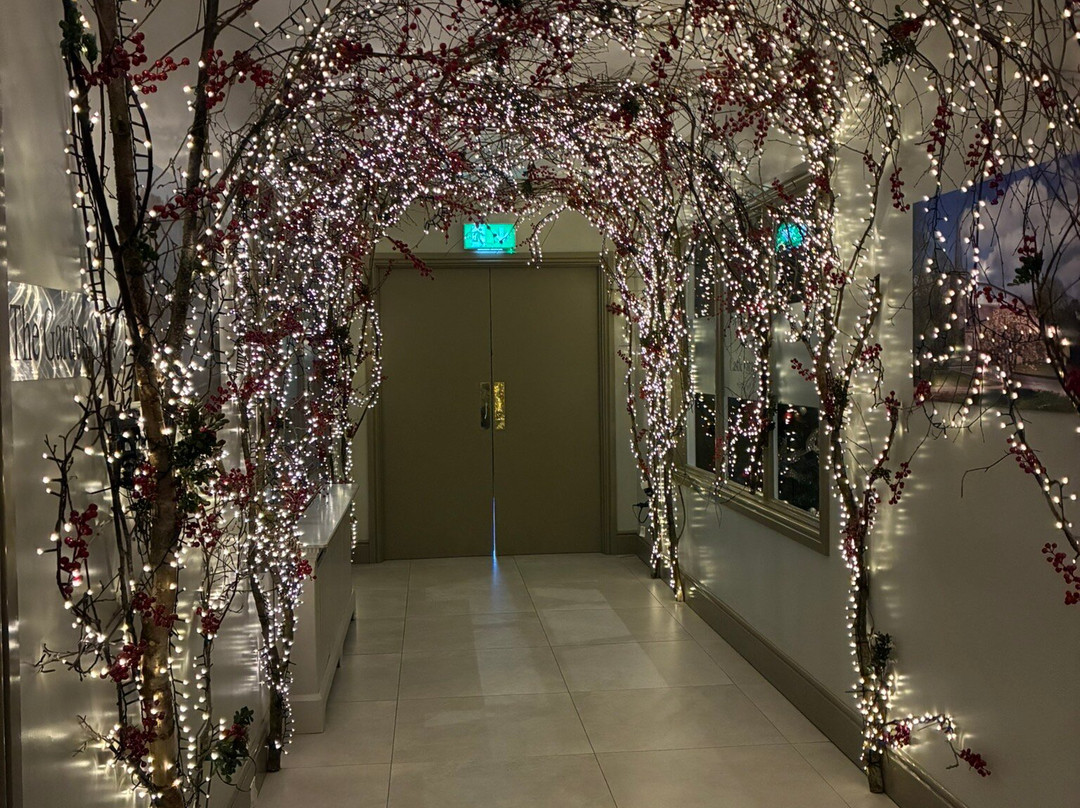 Castle Varagh Hotel主图