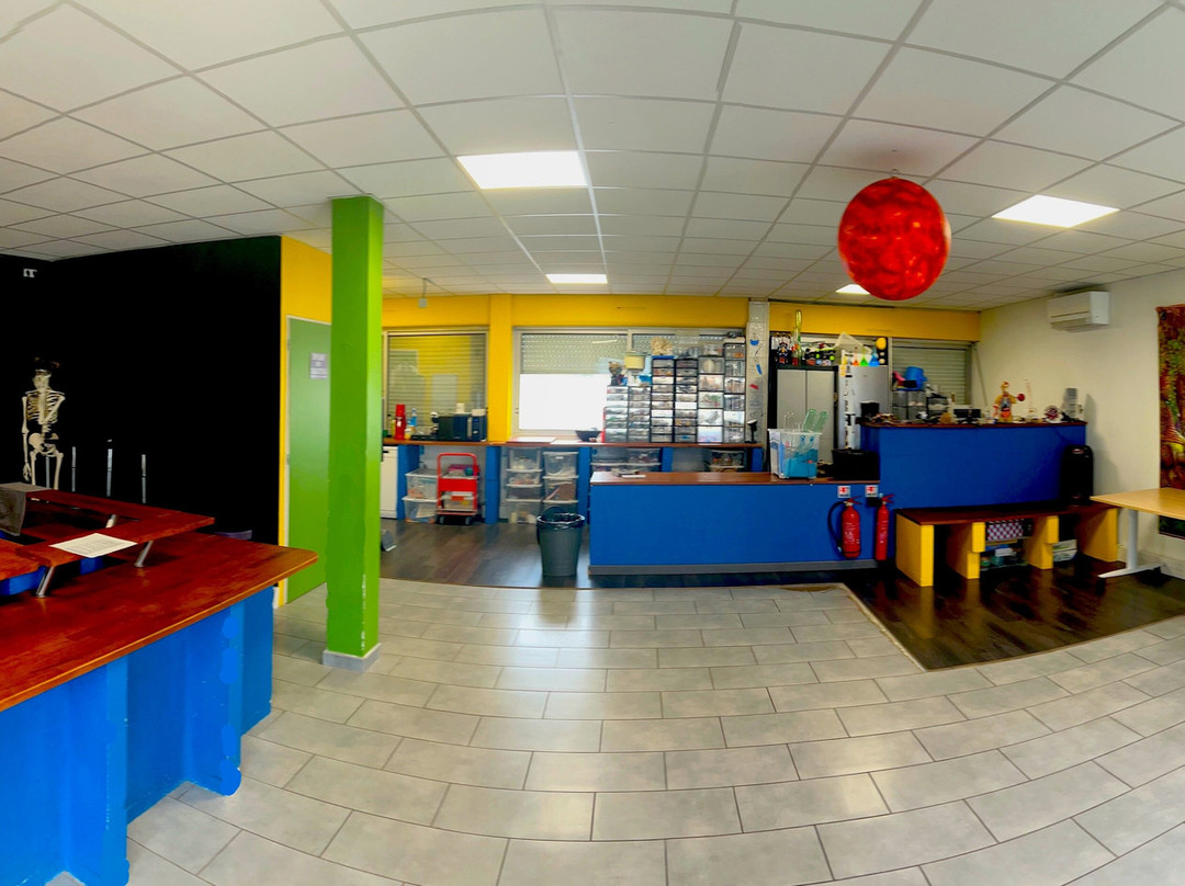 Les Savants Fous Lyon-Venissieux必去景点