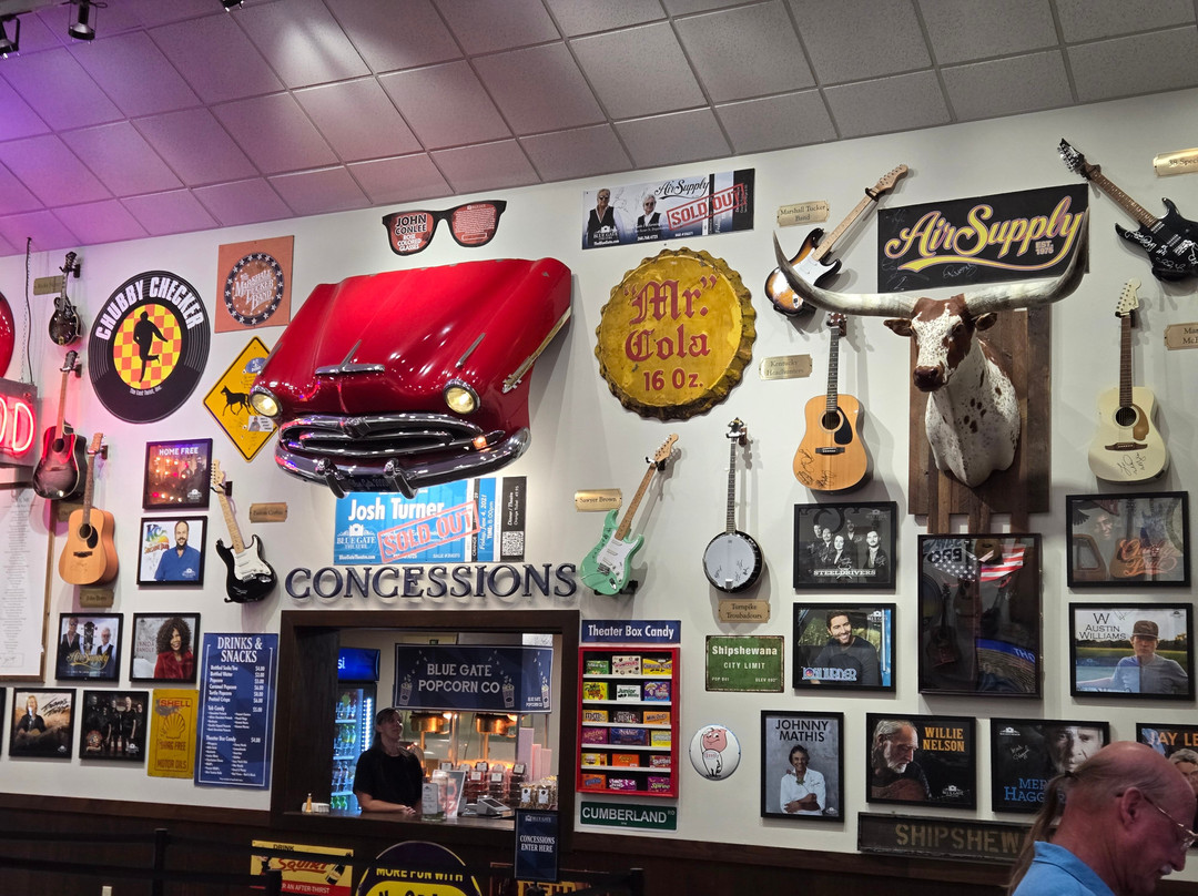 Blue Gate Garden Inn - Shipshewana Hotel主图