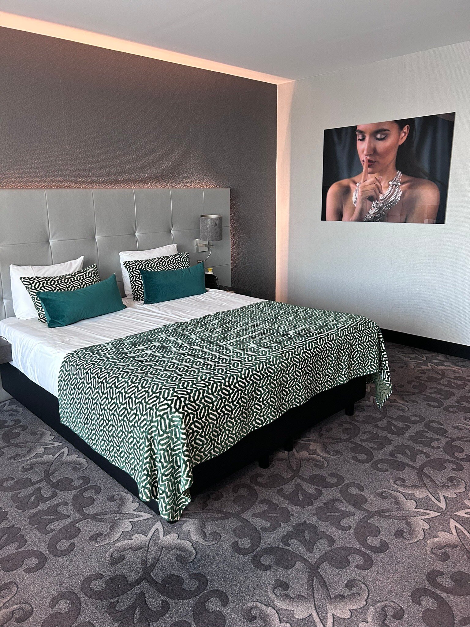 阿尔梅勒范德瓦尔克-官方