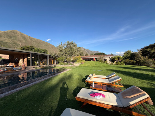 太阳与月亮山林小屋主图