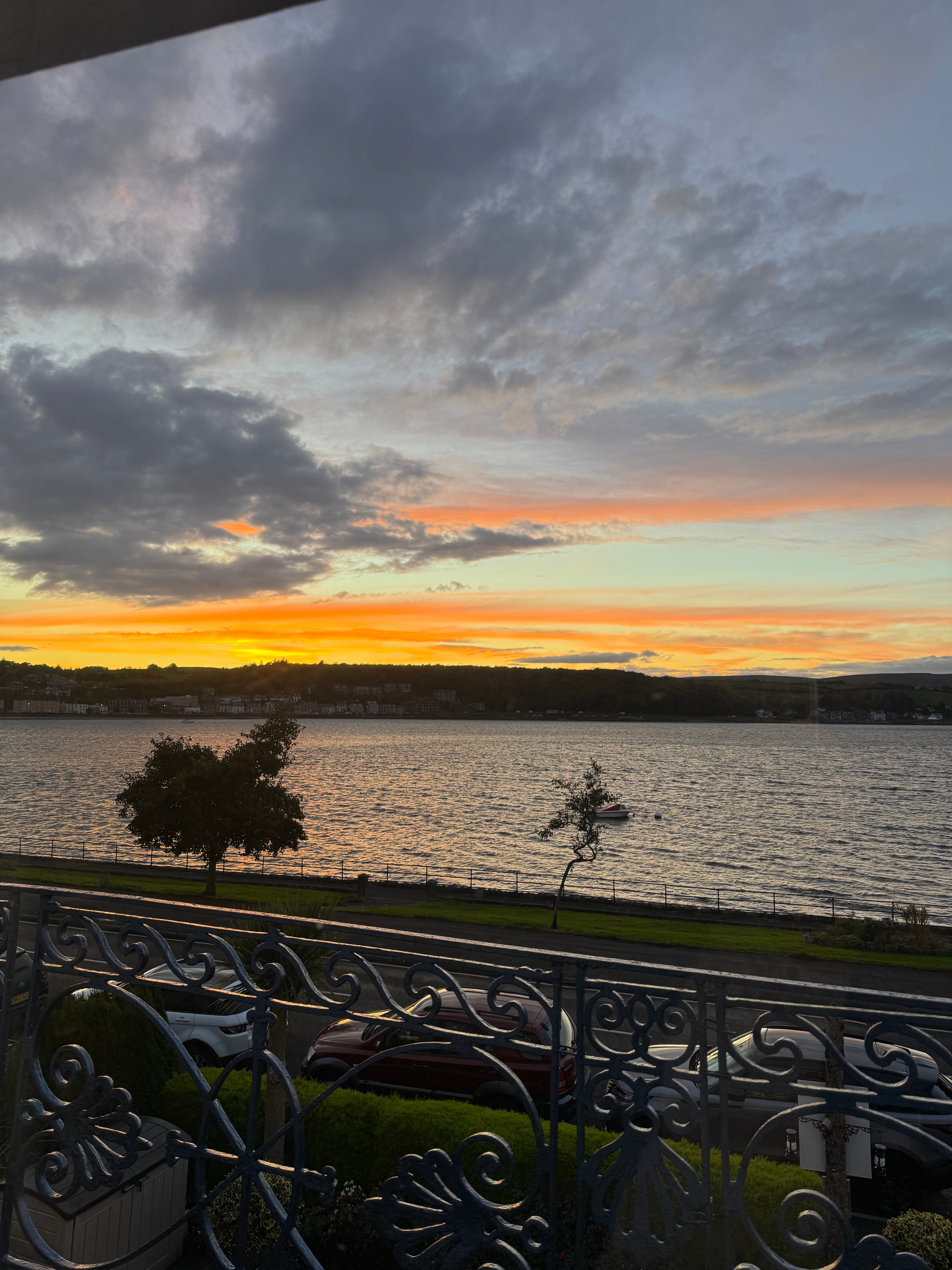 Highlander House-官方