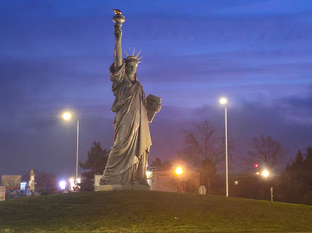自由女神像-科尔马必去景点