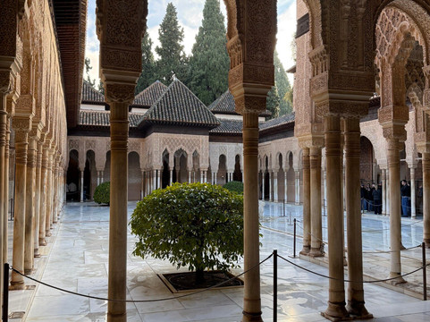 Nacho Hierro Official Guide In Granada-格拉纳达必去景点