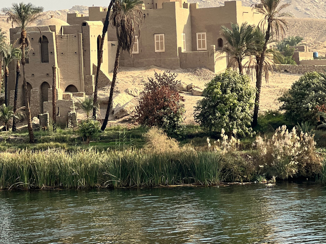 Red Rose Travel-亚斯文必去景点