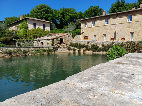 Piazza delle Sorgenti-巴尼奥维诺尼必去景点
