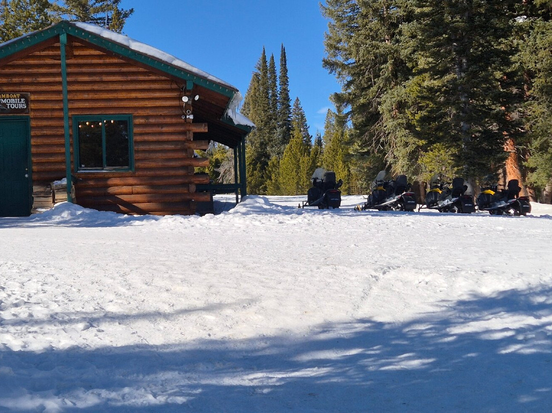 Steamboat Snowmobile Tours-斯廷博特斯普林斯必去景点