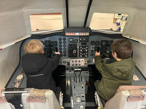 South Yorkshire Aircraft Museum-唐克斯特必去景点