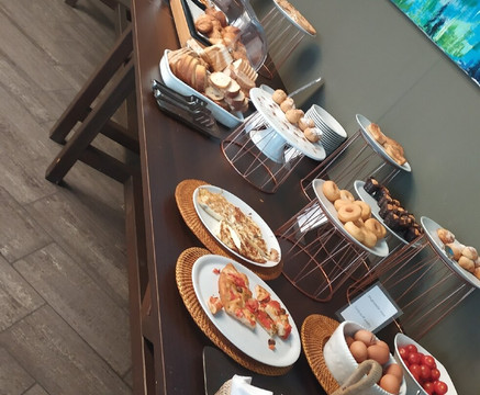 巴里雄伟酒店主图