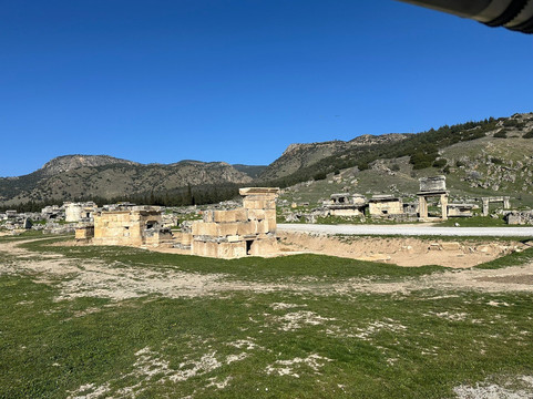 Anatolia Cemetery-巴穆卡丽必去景点