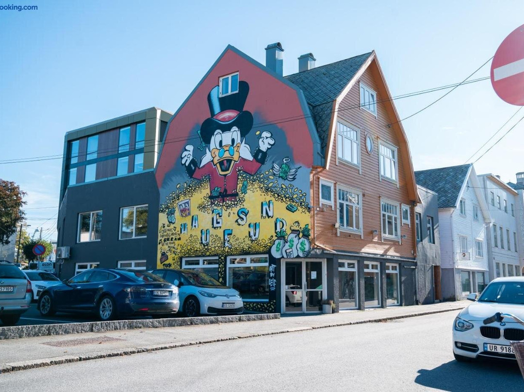 Haugesund City Stay - Private Rooms, Shared Facilities