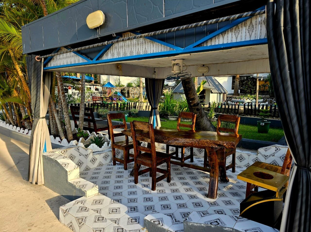 Rusty Rock Beach Resort & Spa