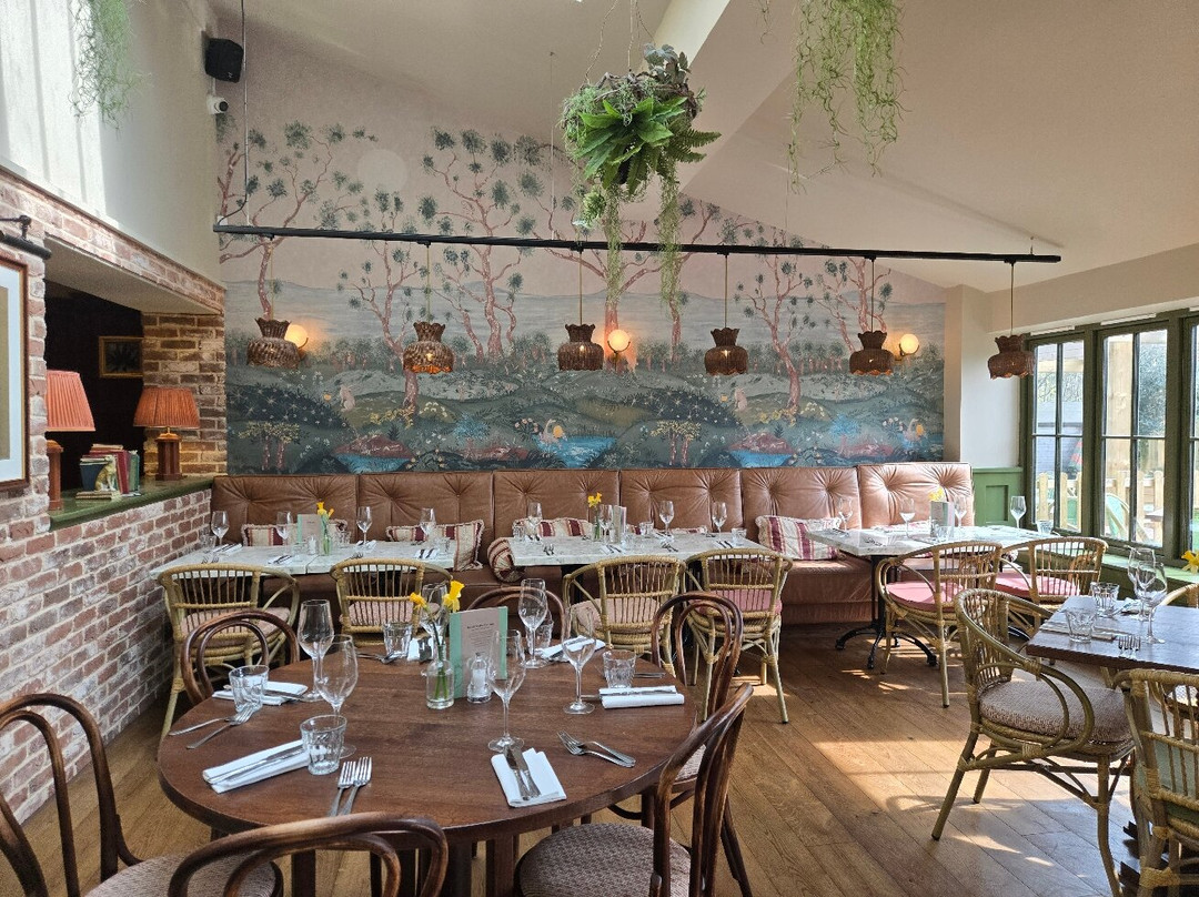 The Ragged Robin, A Heartwood Inn