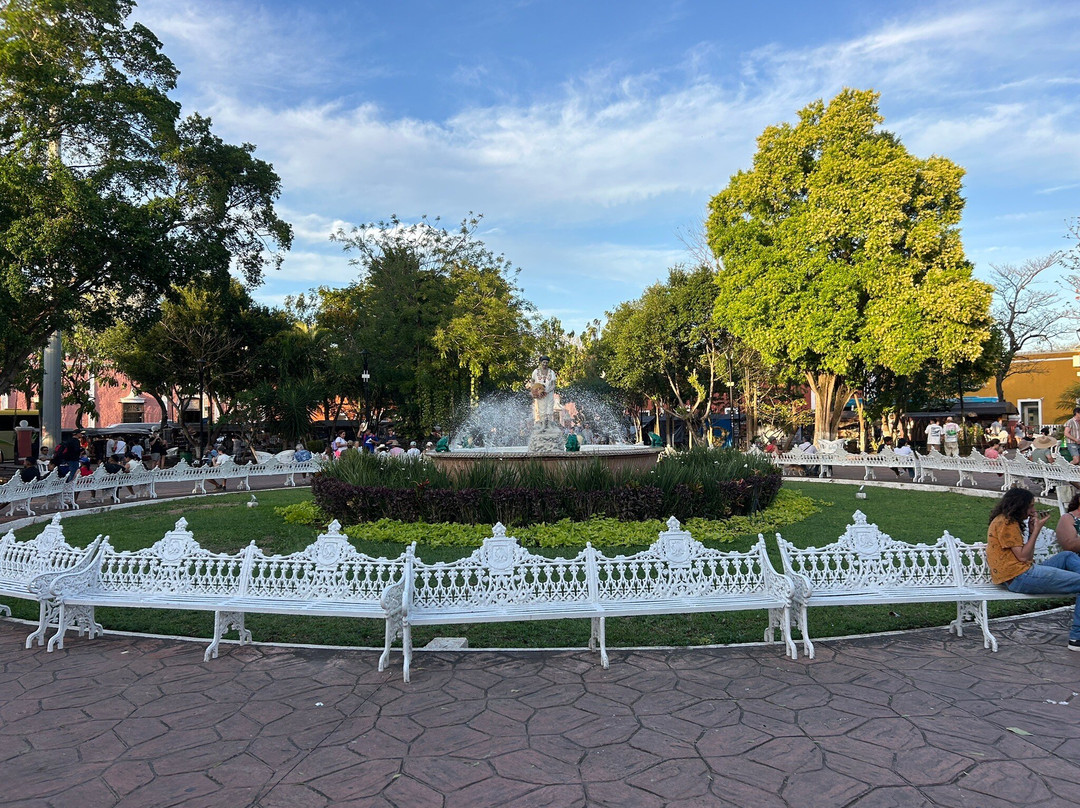 Plaza e Parque Francisco Canton-巴利亚多利德必去景点