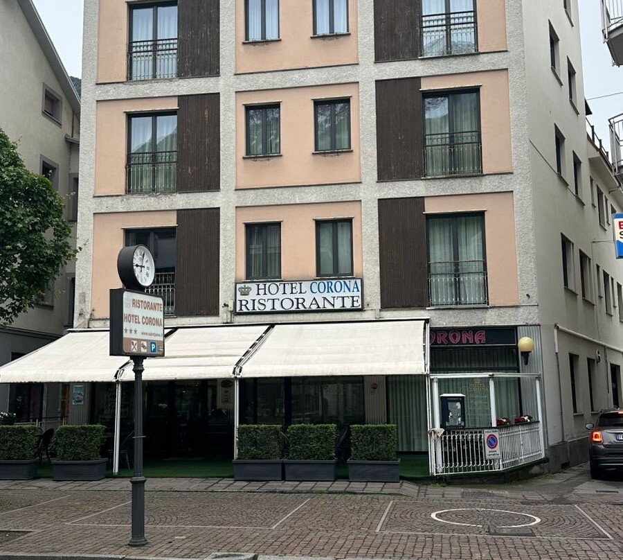 科罗纳酒店主图