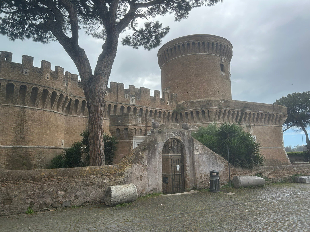 Castello di Giulio II-Ostia Antica必去景点
