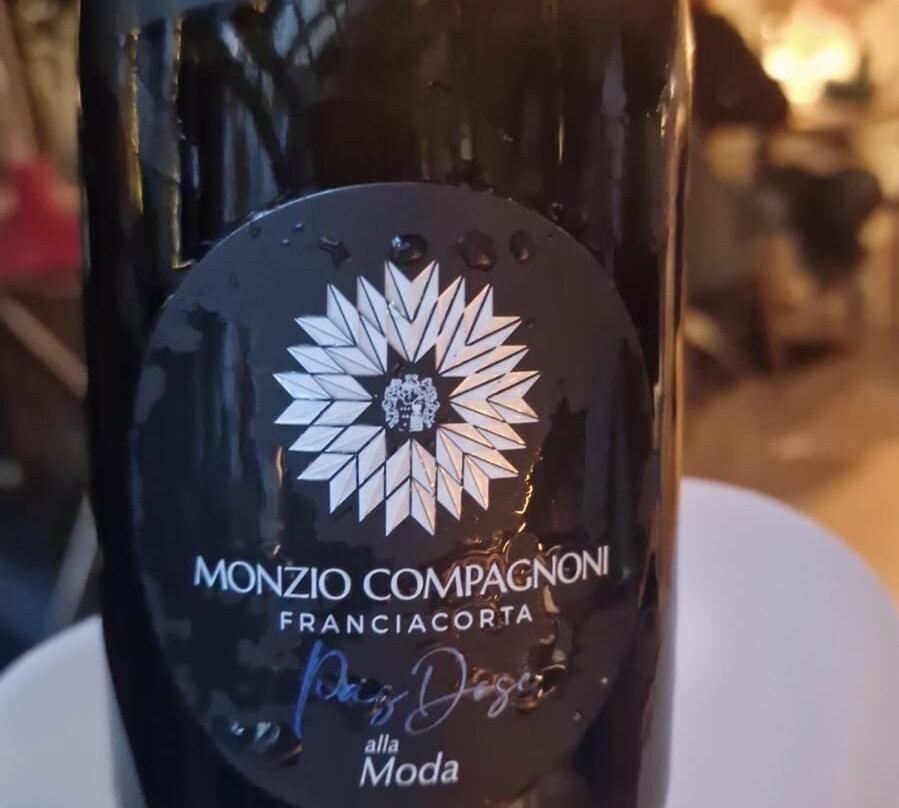 维多利亚酒店主图