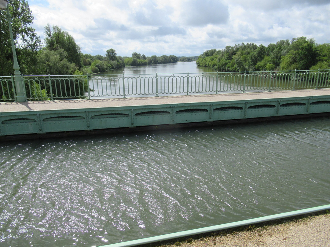 Briare Aqueduct Bridge-Briare必去景点