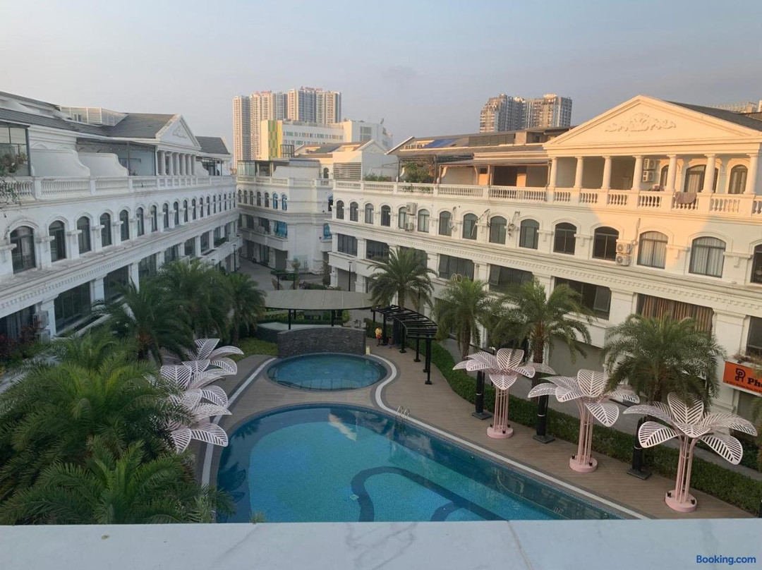 Sunrise Apartments