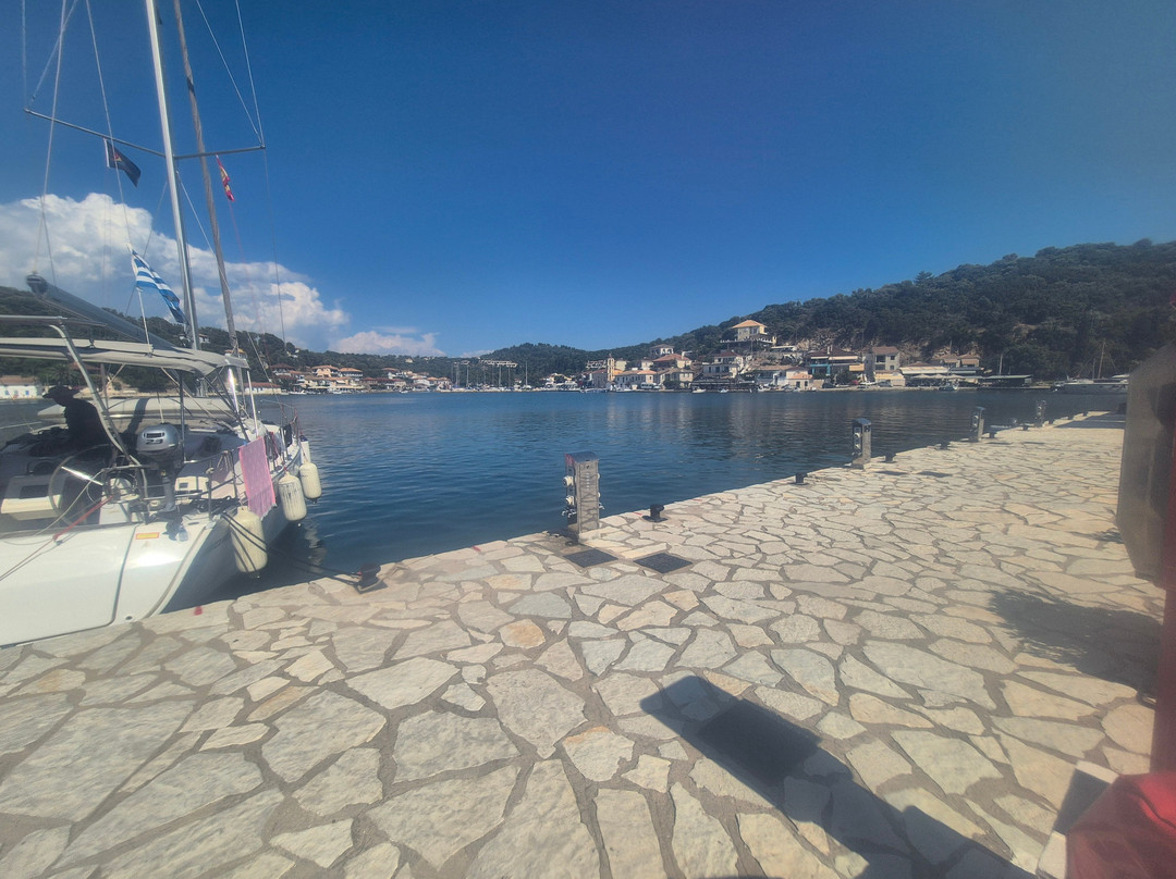 Odyseas Marina-Meganisi必去景点