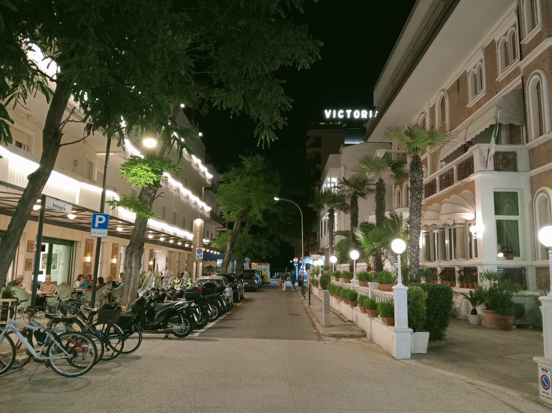 Via Dante – via dello shopping Cattolica-卡托利卡必去景点