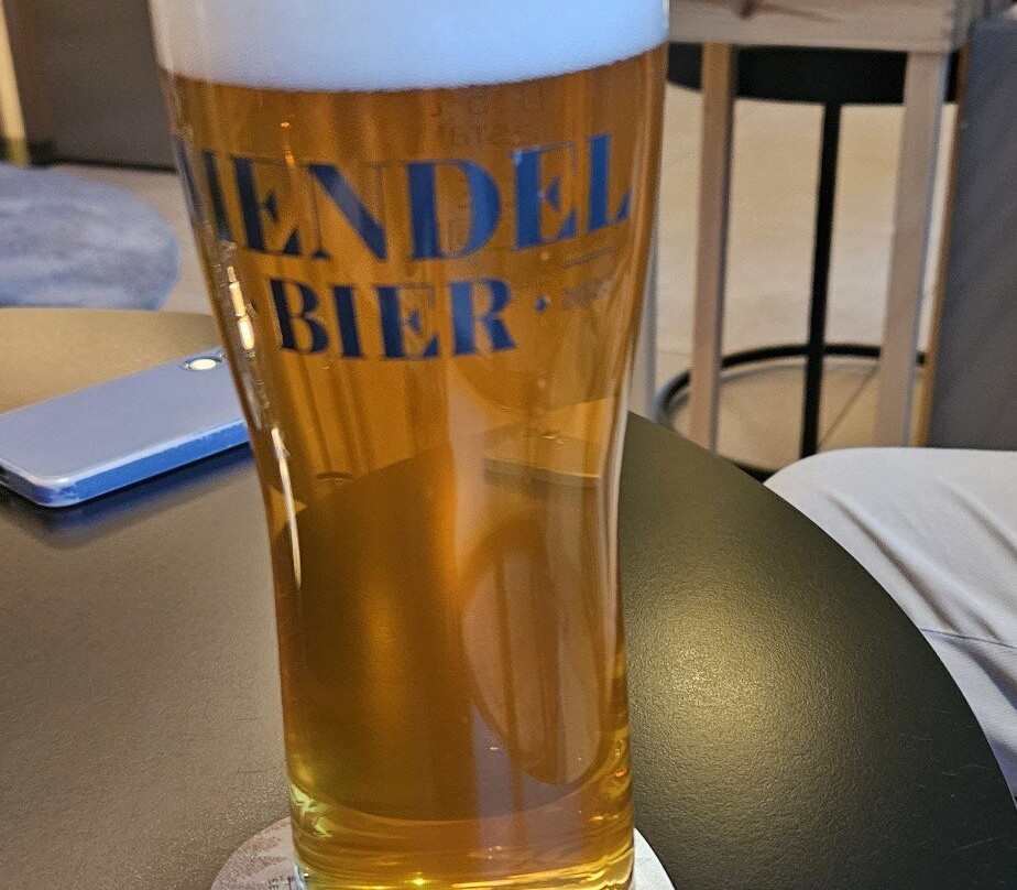 西雷腾湖水疗酒店主图