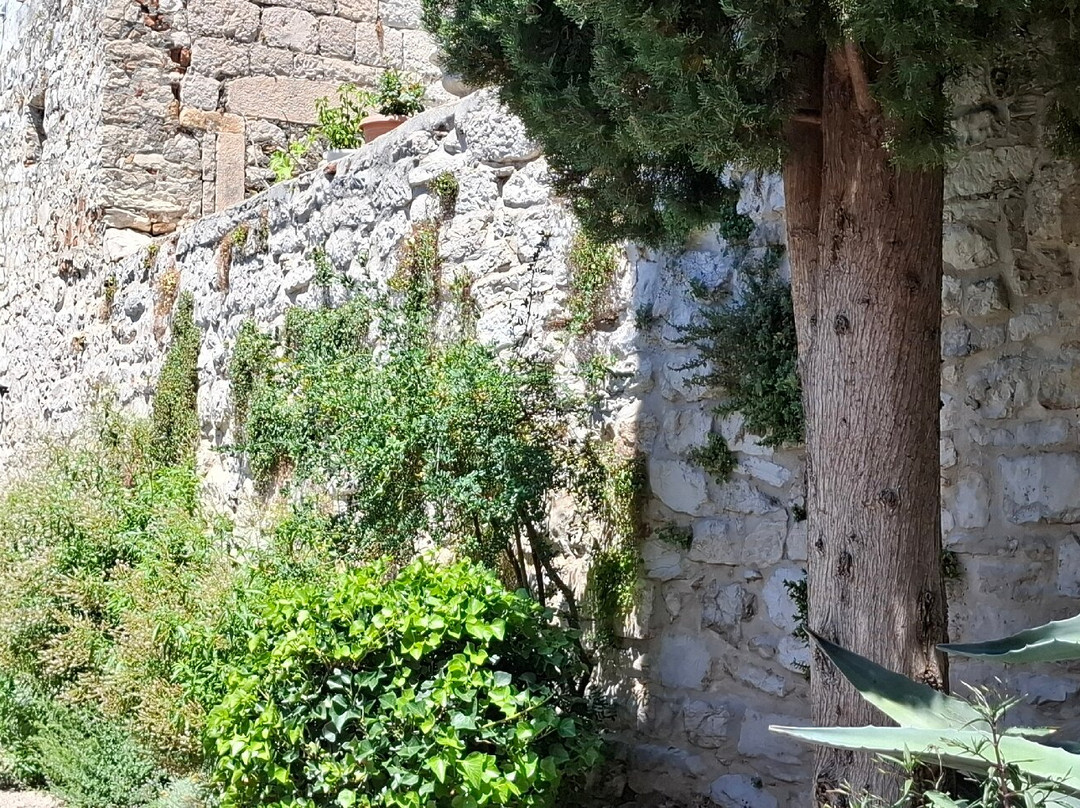 Medieval Mediteranean Garden-希贝尼克必去景点