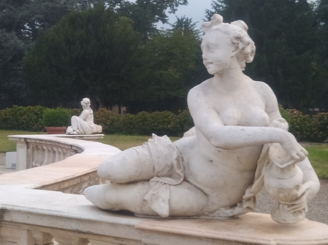 Villa Visconti Borromeo Litta-拉伊纳泰必去景点