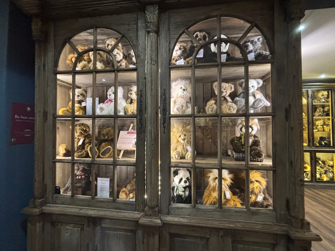 Charlie Bears Gallery & Shop-朗塞斯顿必去景点