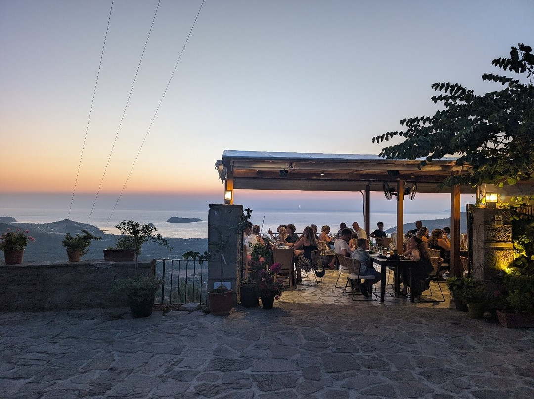 Cloud 10 Tavern